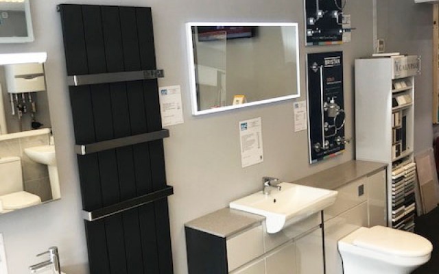 04 - K & L Bathroom Showroom - Designer Radiator, LED Rectangle Mirror and Fitted Unit with a Back-to-wall Toilet